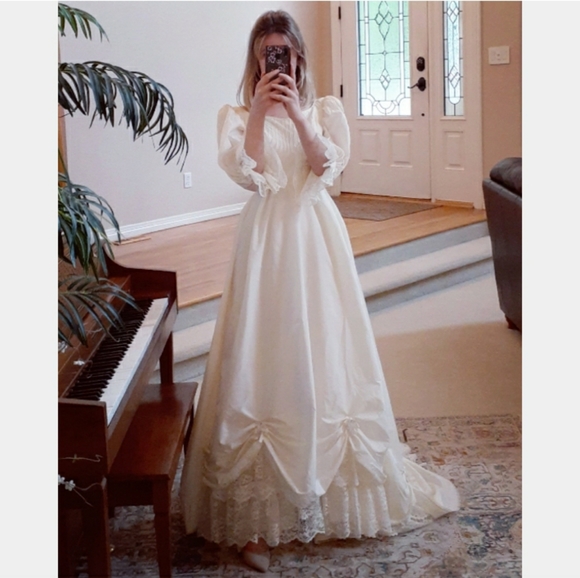 ILGWU | Dresses | Ilgwu 97s Victorian Inspired Wedding Dress | Poshmark